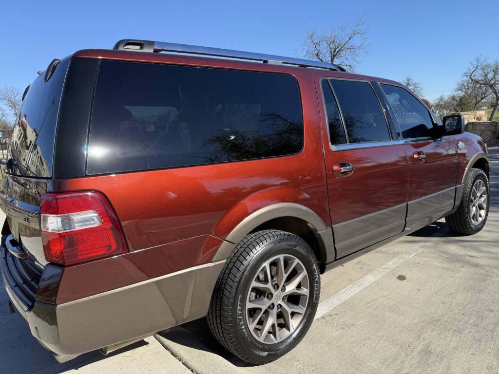 2017 Ford Expedition Image 3