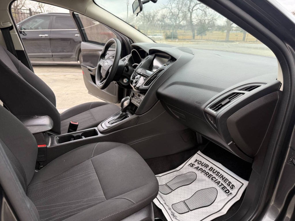 2018 Ford Focus Image 8