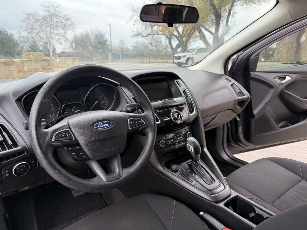 2018 Ford Focus Image 12