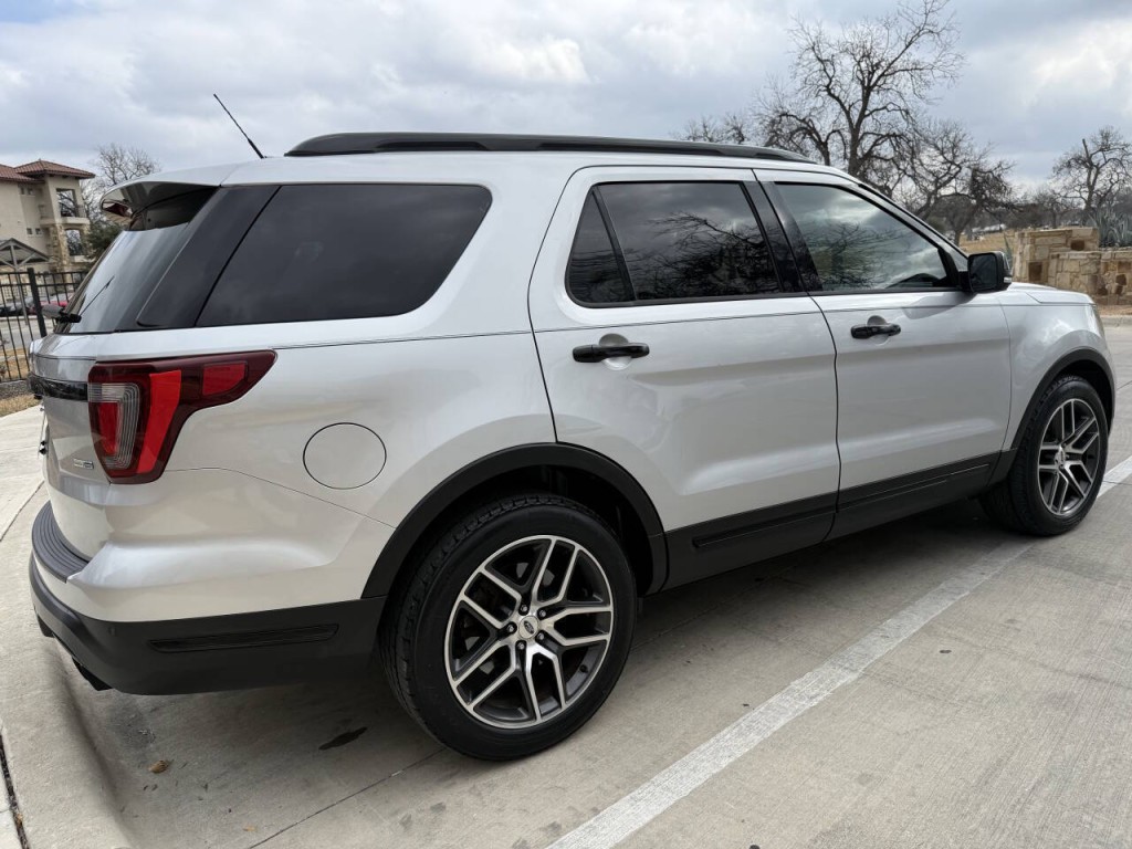 2019 Ford Explorer Image 5