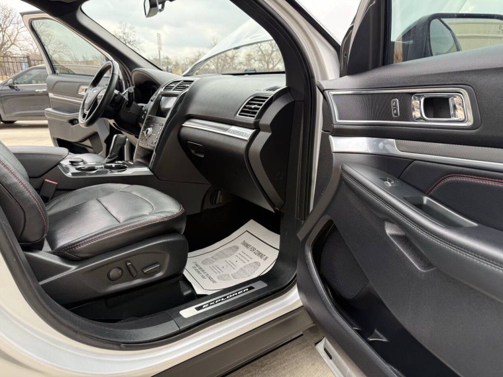 2019 Ford Explorer Image 10