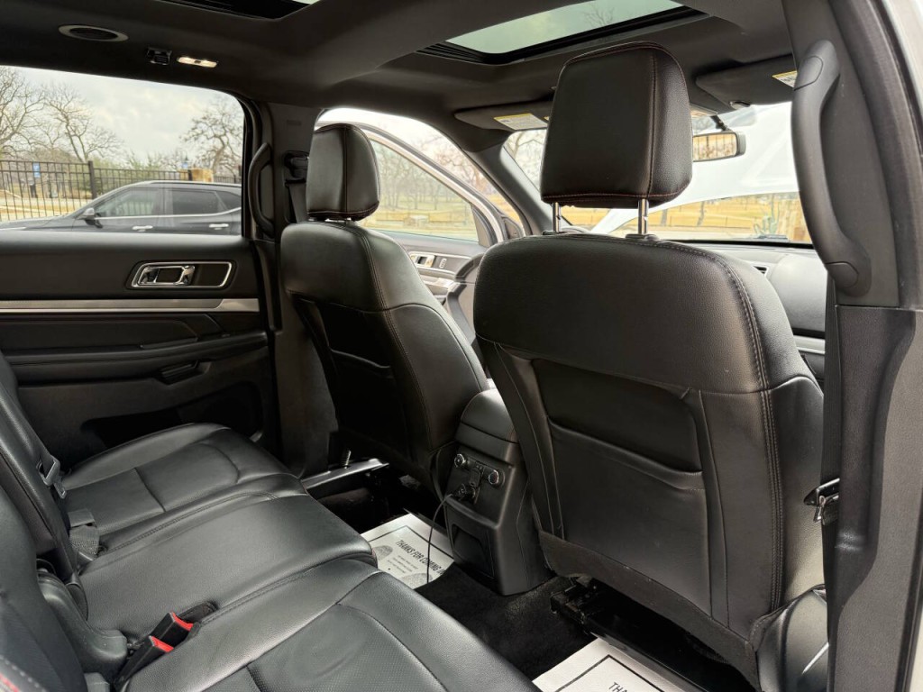 2019 Ford Explorer Image 11