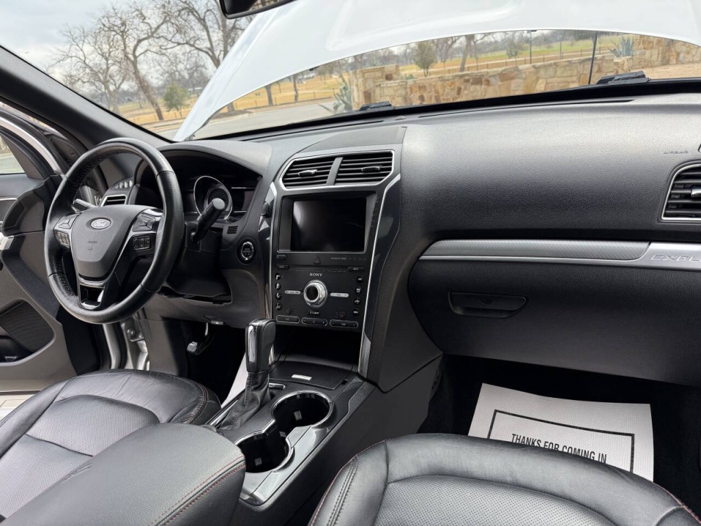 2019 Ford Explorer Image 12