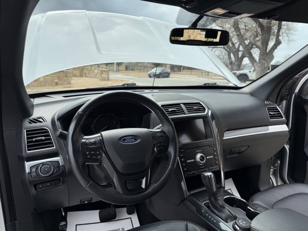 2019 Ford Explorer Image 15