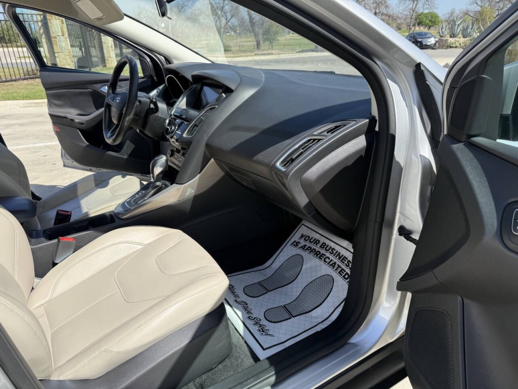 2018 Ford Focus Image 8