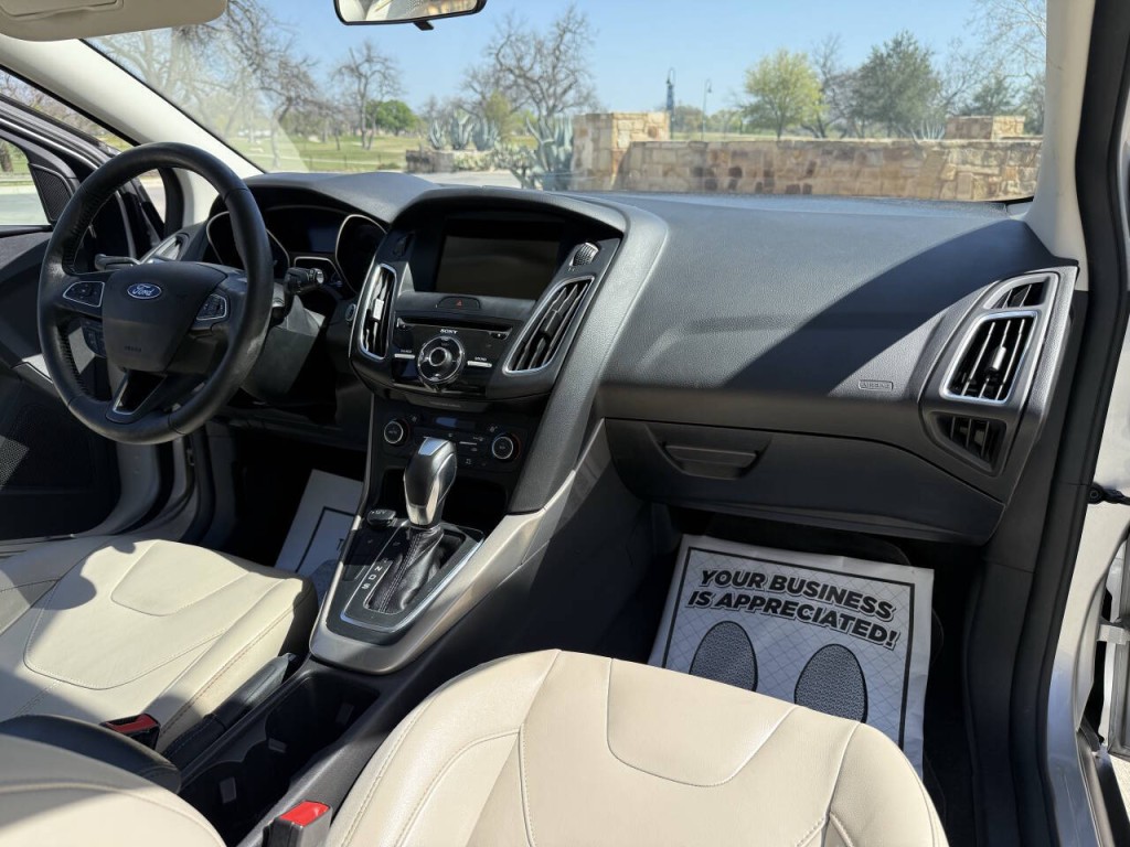 2018 Ford Focus Image 17