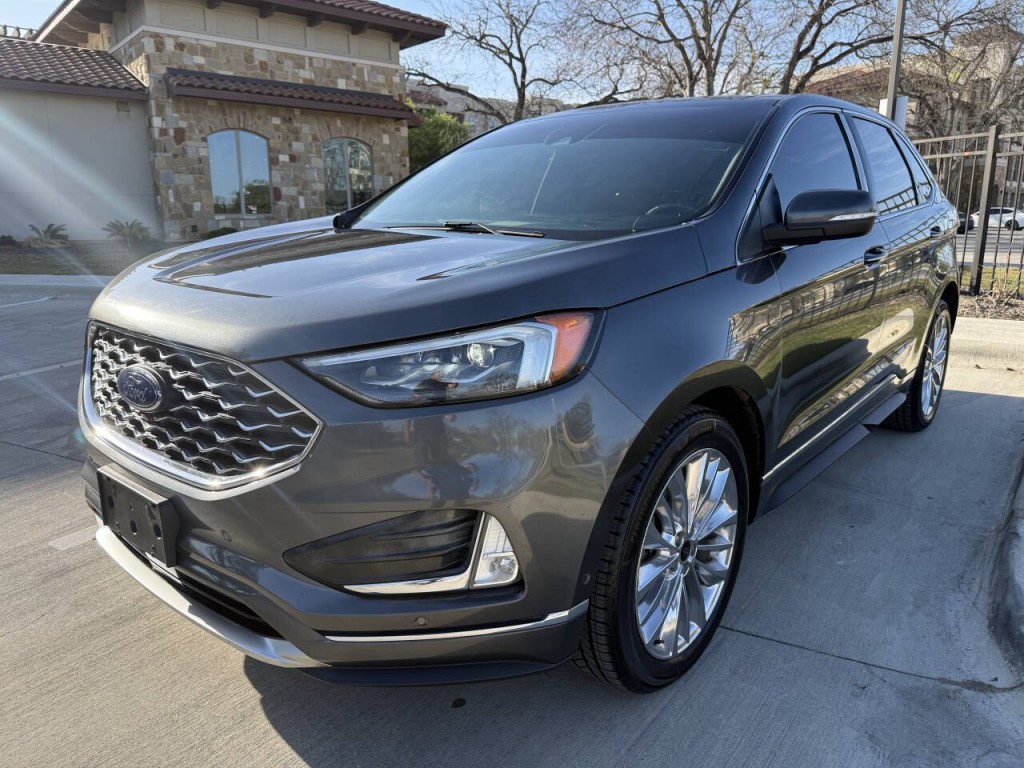 2020 Ford Edge Image 1