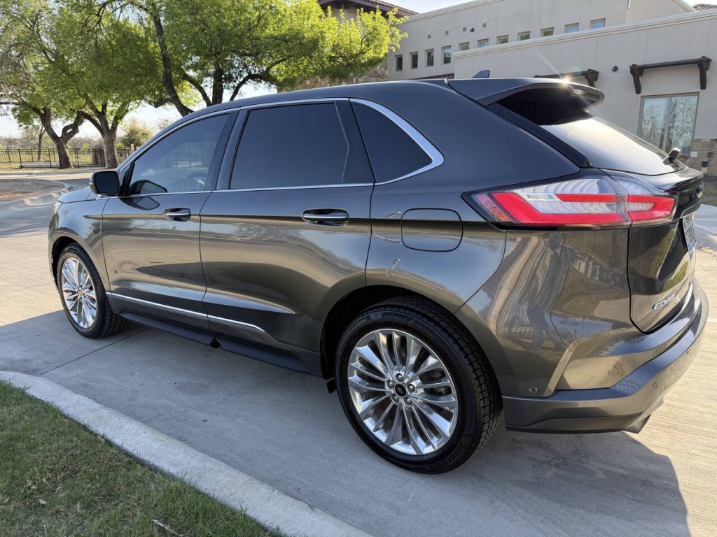 2020 Ford Edge Image 4
