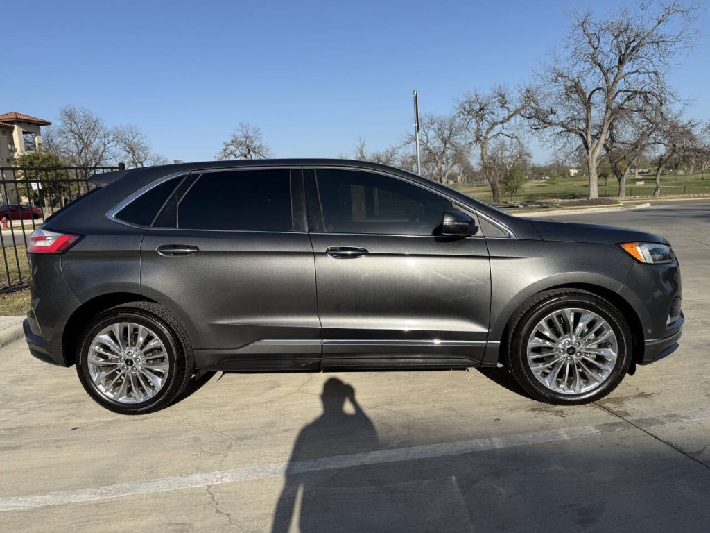 2020 Ford Edge Image 7