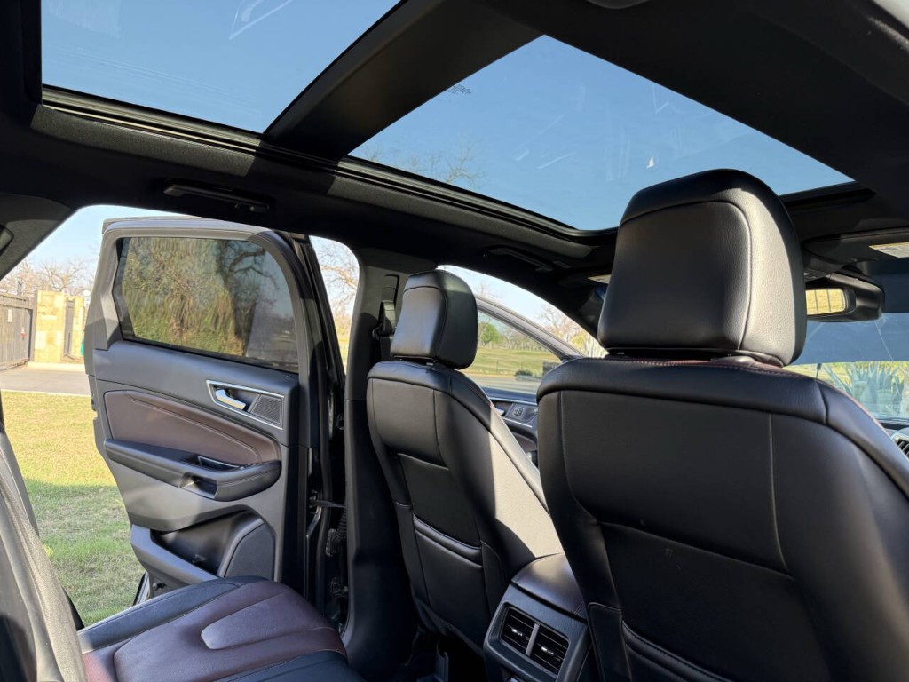 2020 Ford Edge Image 15