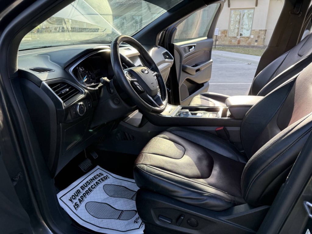 2020 Ford Edge Image 22