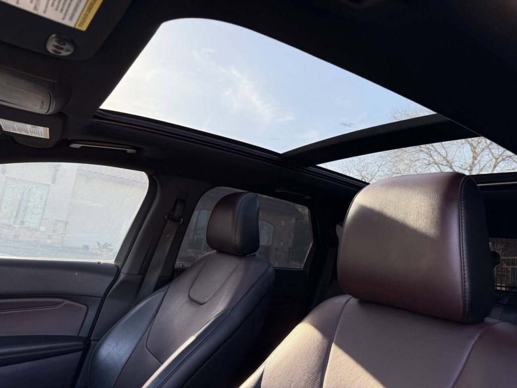 2020 Ford Edge Image 23