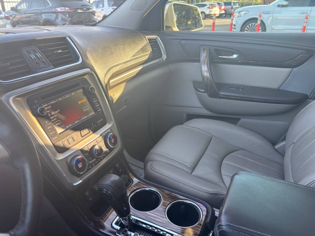 2015 GMC Acadia Image 23