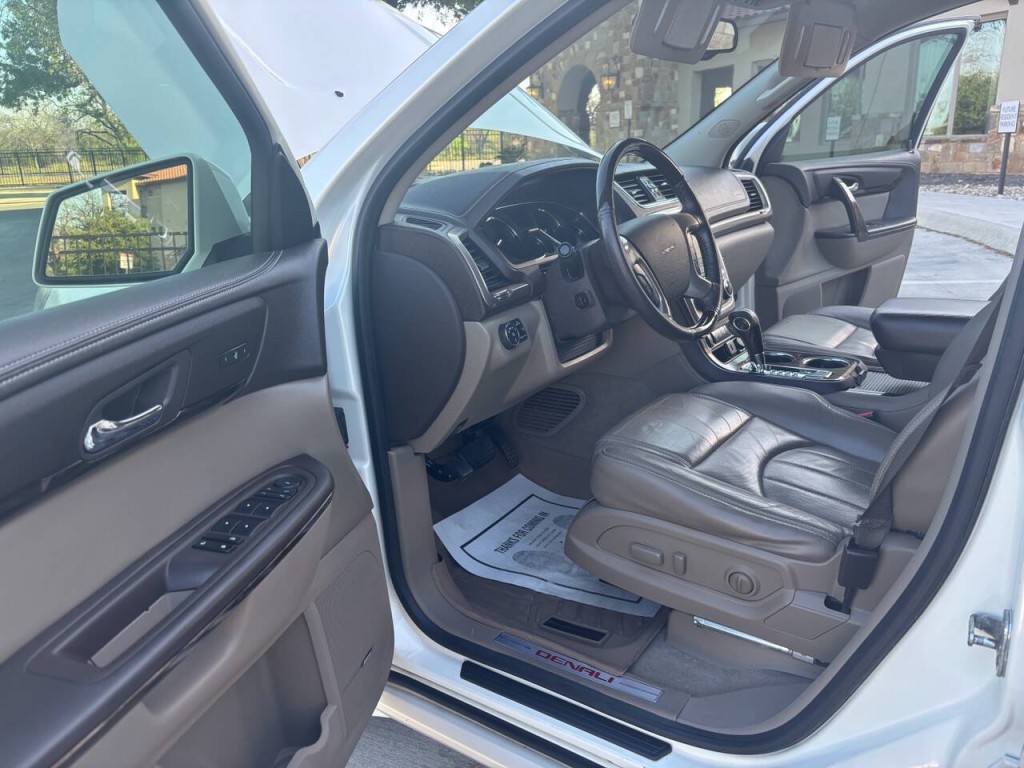 2015 GMC Acadia Image 25