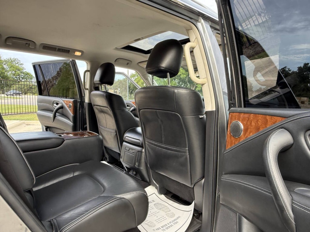 2019 INFINITI QX80 Image 9