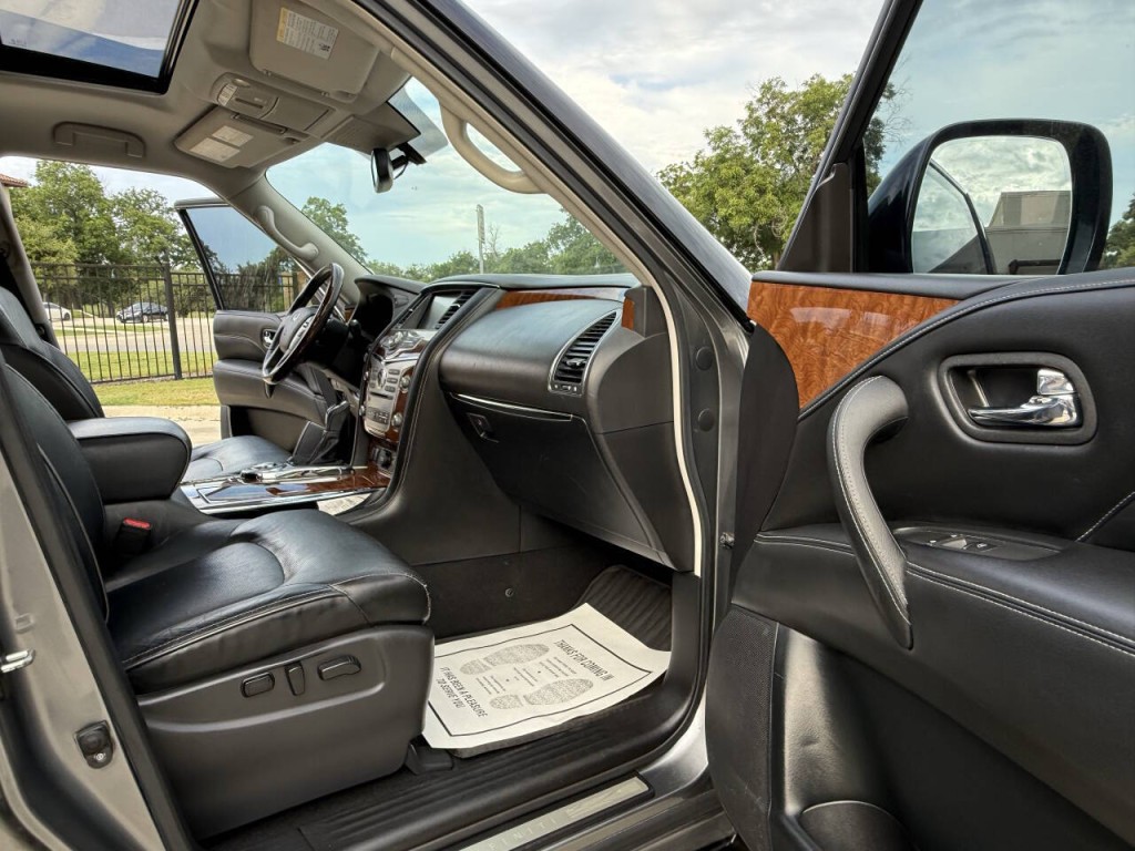 2019 INFINITI QX80 Image 12