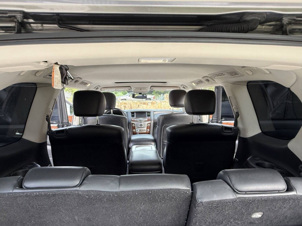 2019 INFINITI QX80 Image 17