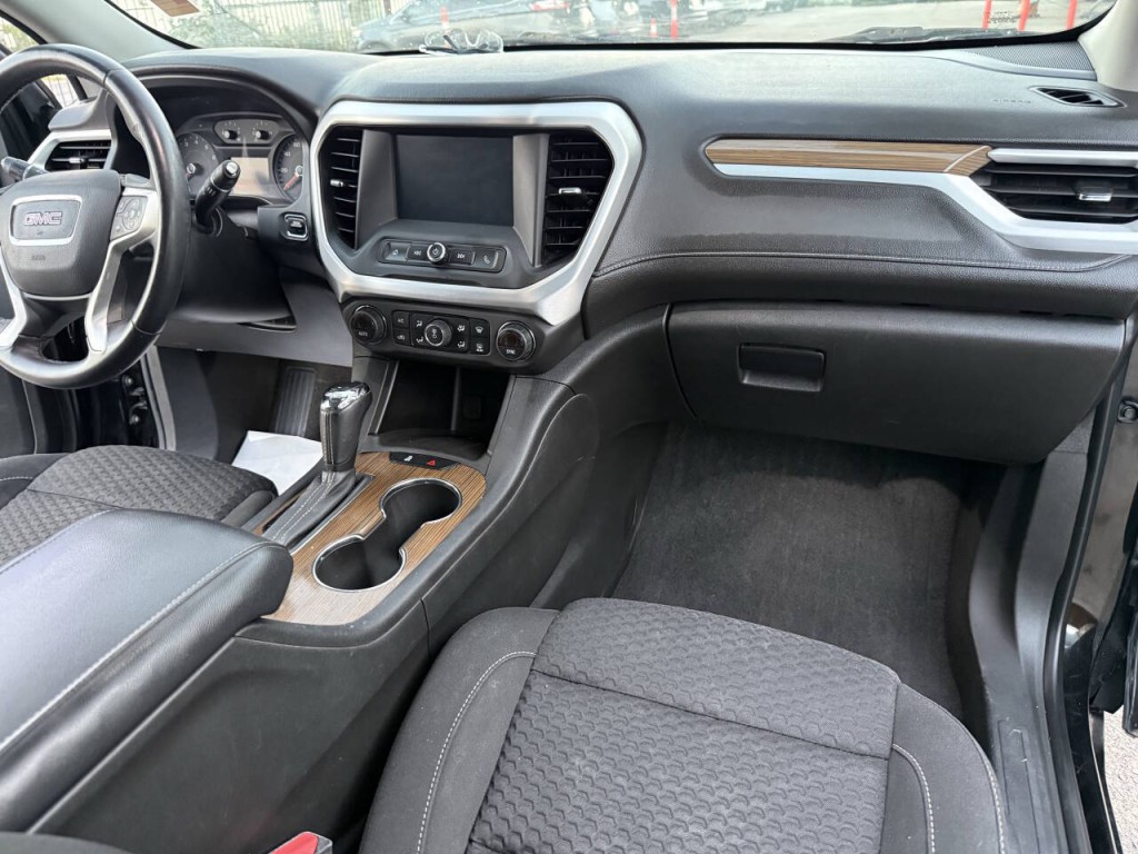 2019 GMC Acadia Image 17