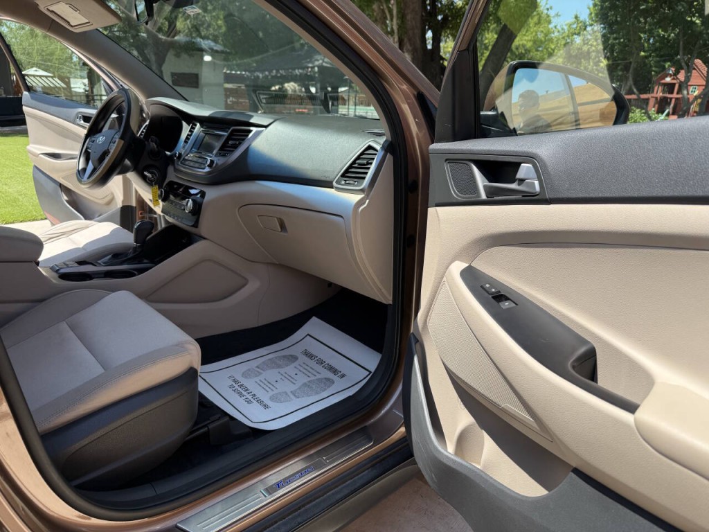 2017 Hyundai Tucson Image 8
