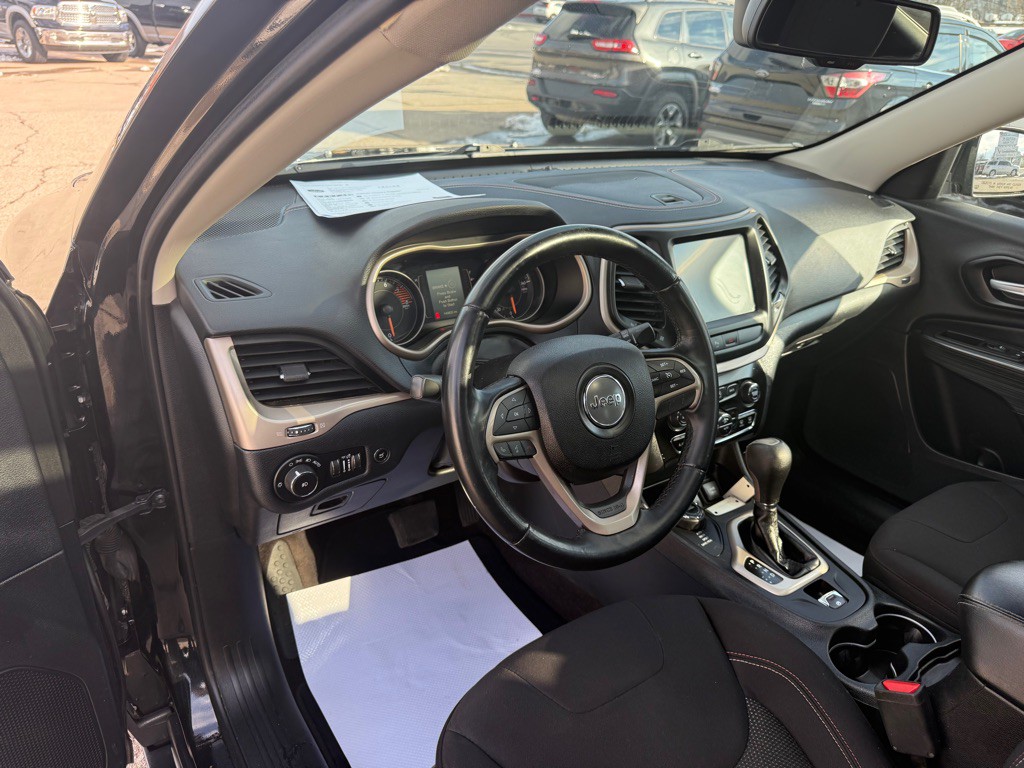 2016 Jeep Cherokee Image 13