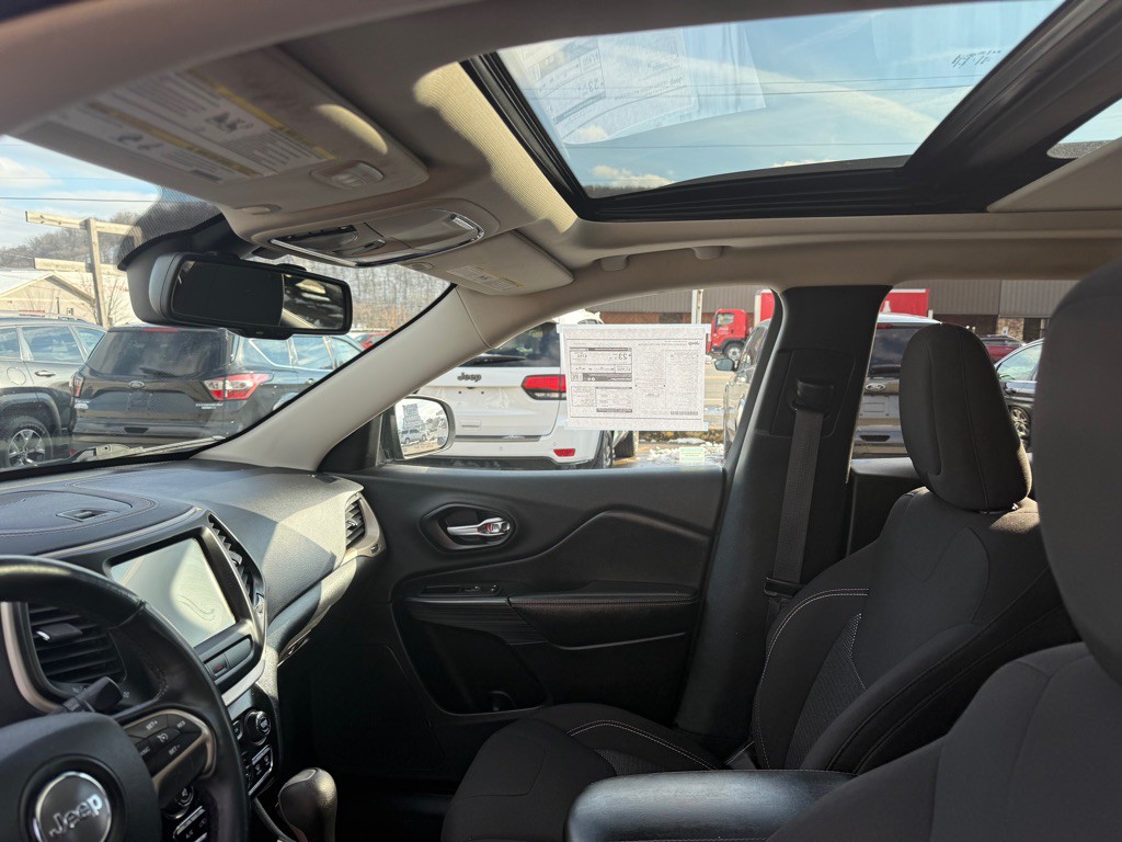 2016 Jeep Cherokee Image 14