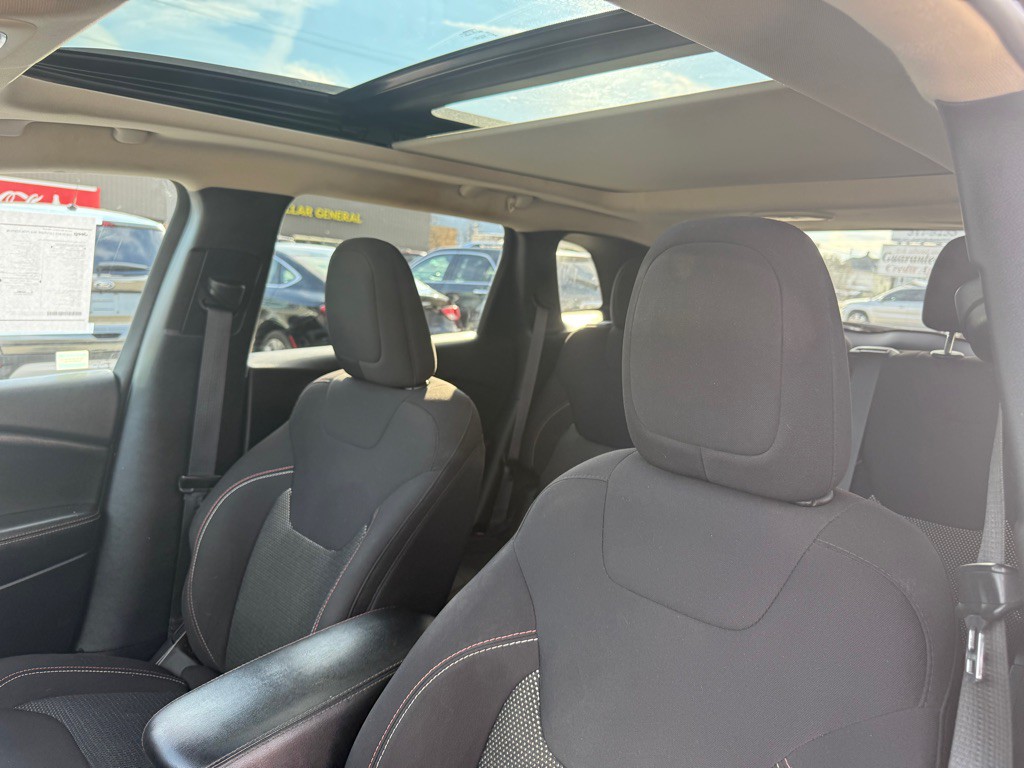 2016 Jeep Cherokee Image 15