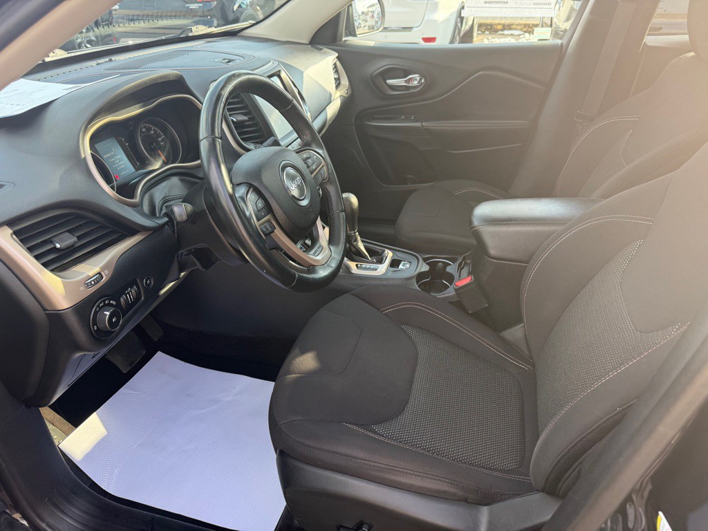 2016 Jeep Cherokee Image 18