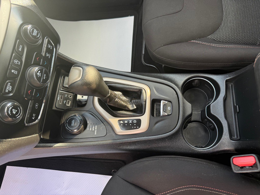 2016 Jeep Cherokee Image 23