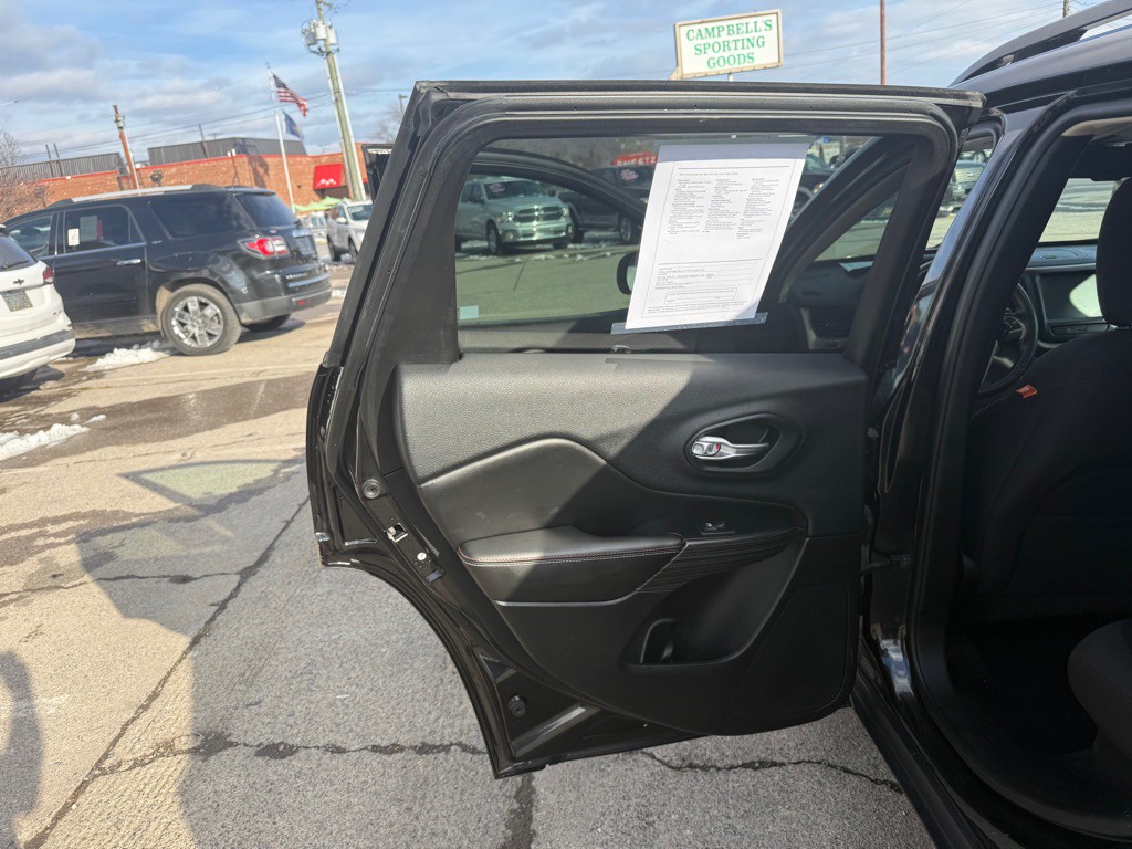 2016 Jeep Cherokee Image 27