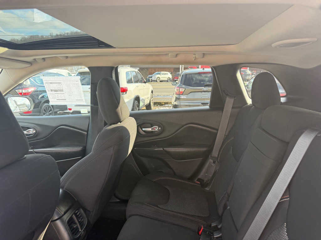 2016 Jeep Cherokee Image 29