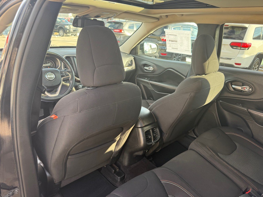 2016 Jeep Cherokee Image 33