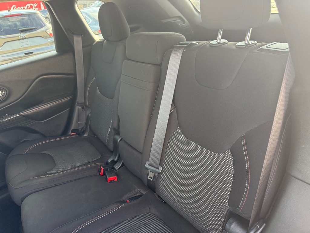 2016 Jeep Cherokee Image 34