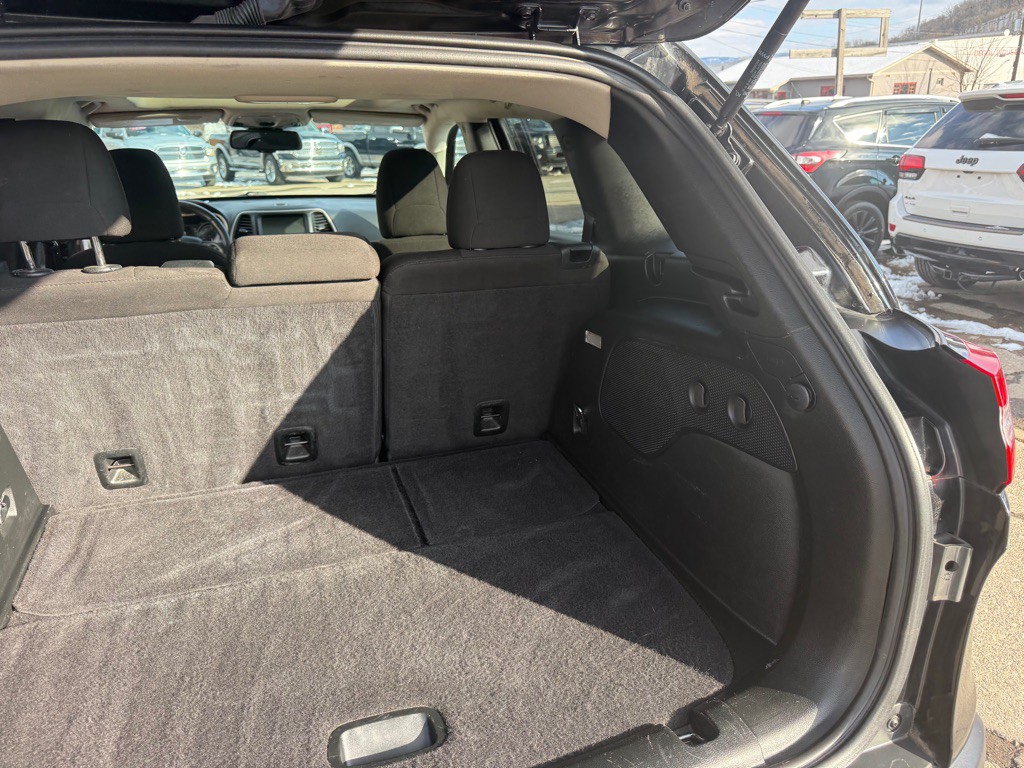 2016 Jeep Cherokee Image 38