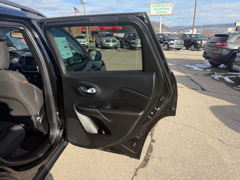 2016 Jeep Cherokee Image 40