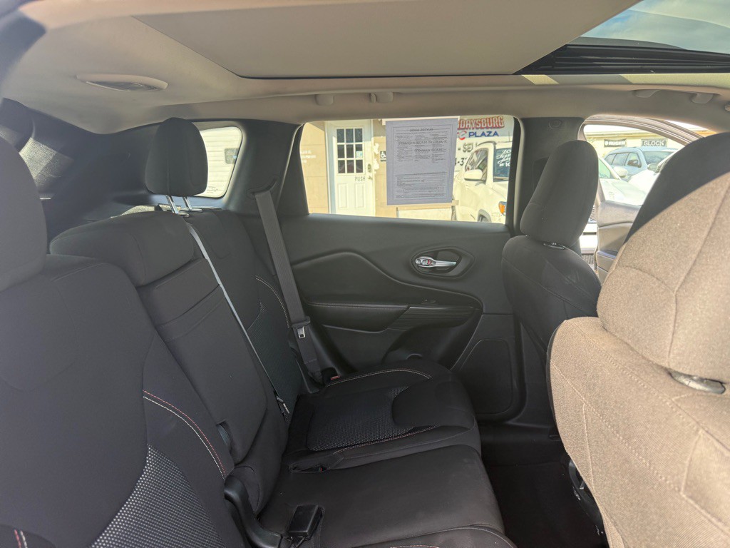 2016 Jeep Cherokee Image 42