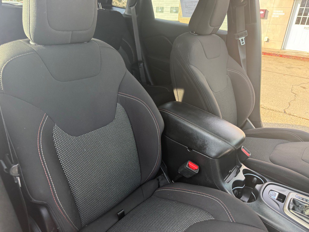 2016 Jeep Cherokee Image 48