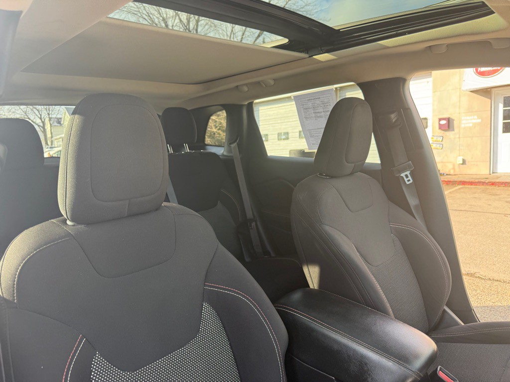 2016 Jeep Cherokee Image 49