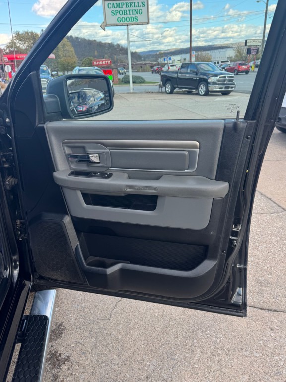 2016 RAM 1500 Image 38