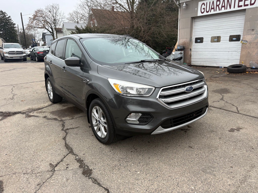 2017 Ford Escape Image 1