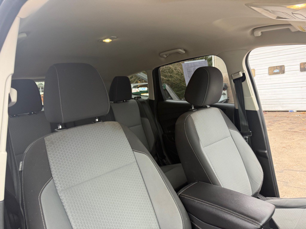 2017 Ford Escape Image 45