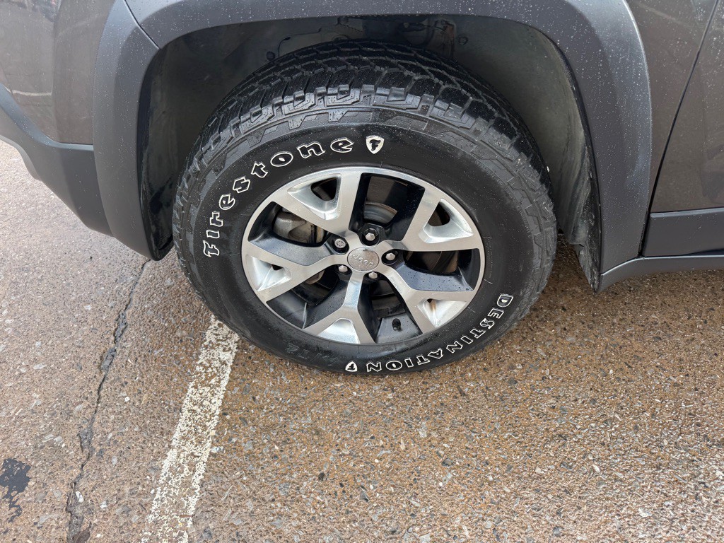 2015 Jeep Cherokee Image 14