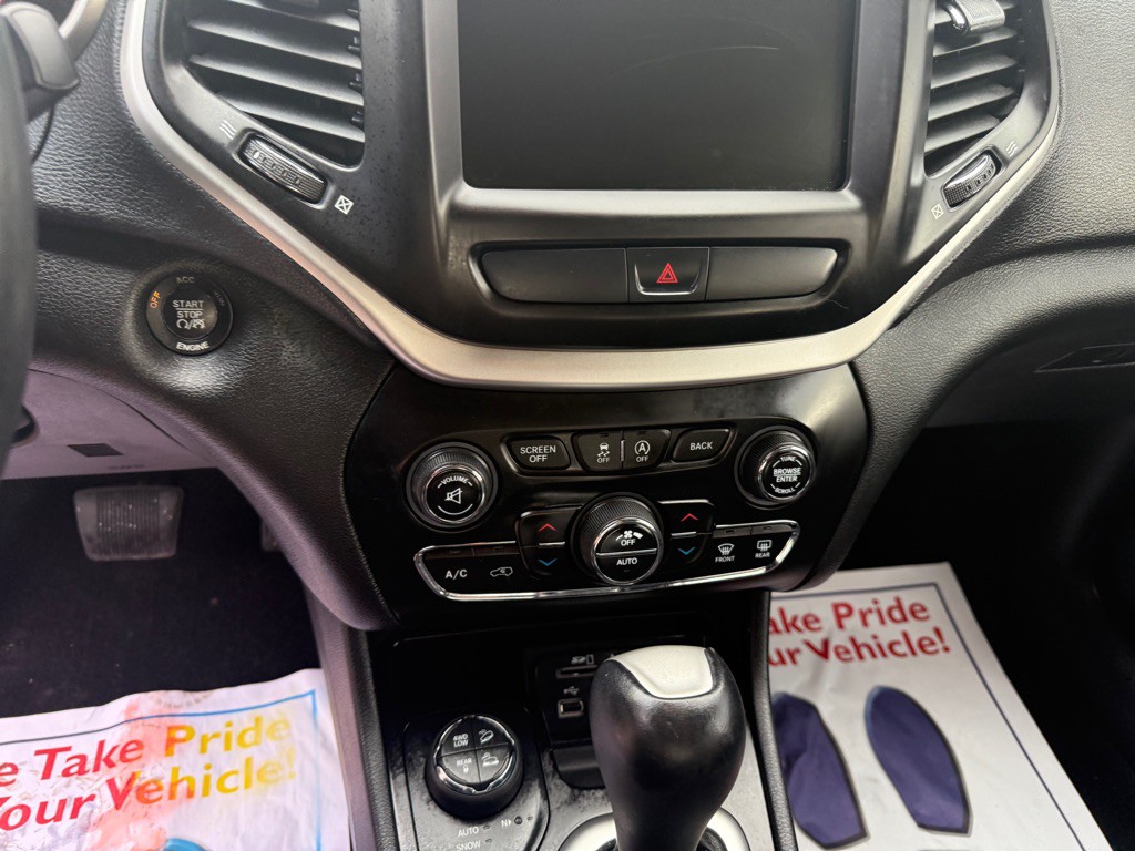 2015 Jeep Cherokee Image 29