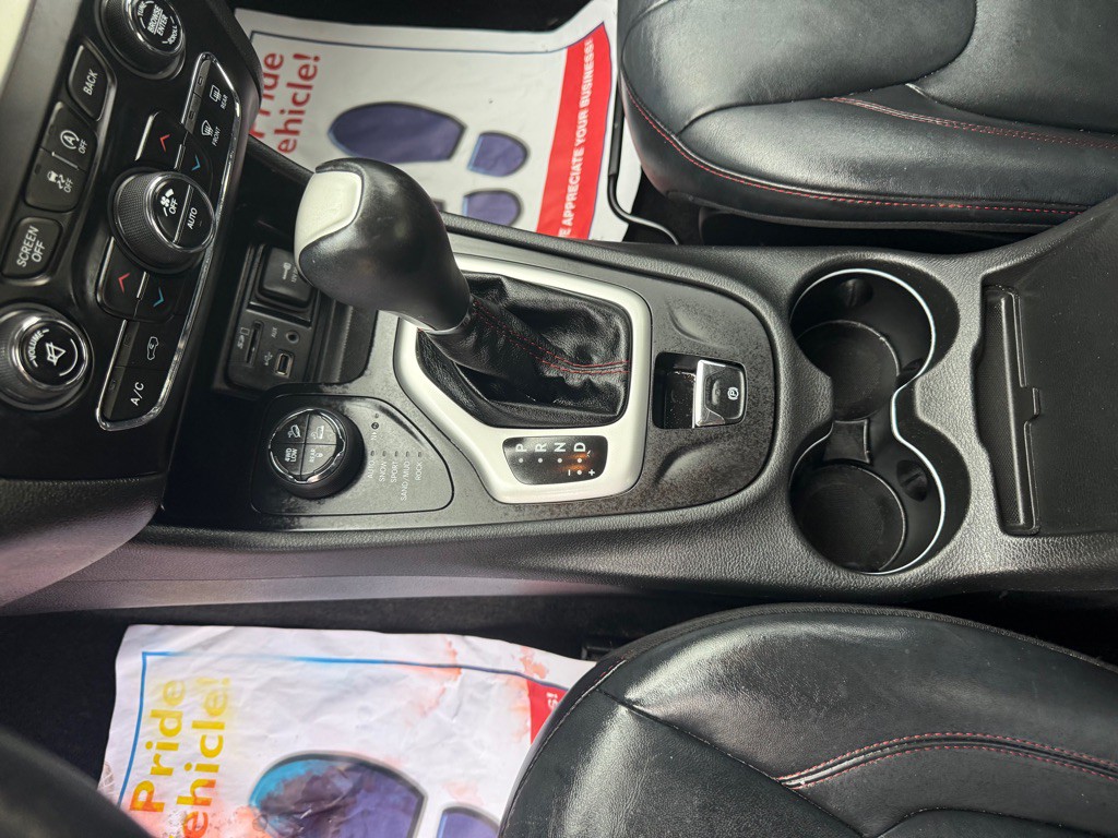 2015 Jeep Cherokee Image 31