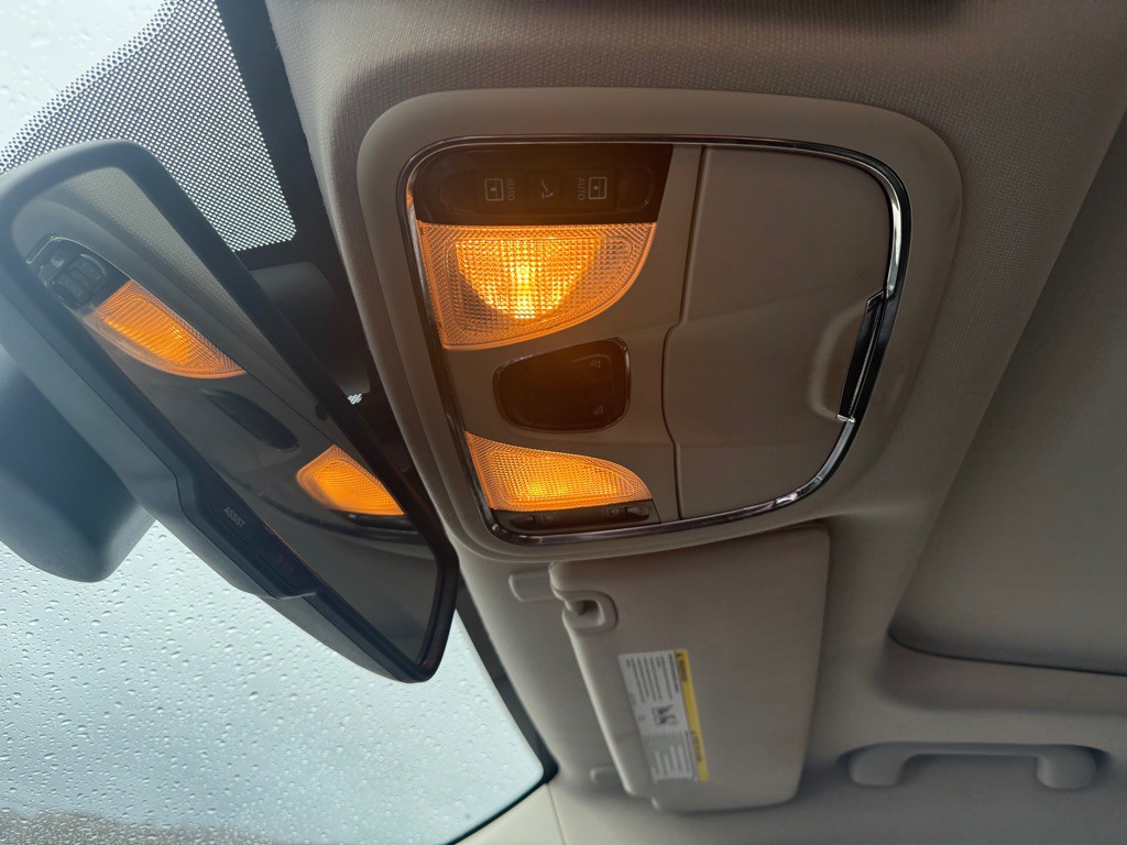 2015 Jeep Cherokee Image 34