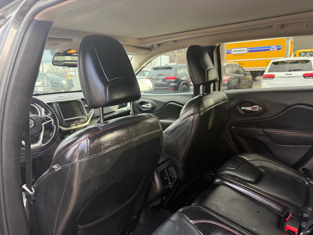 2015 Jeep Cherokee Image 35