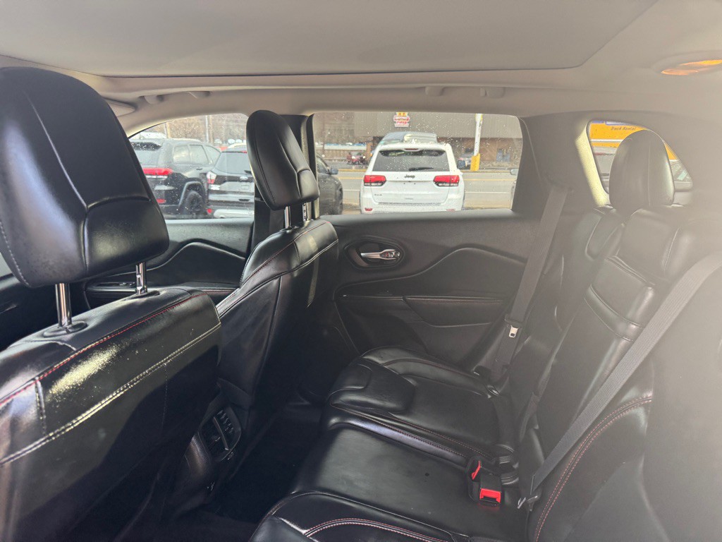 2015 Jeep Cherokee Image 36