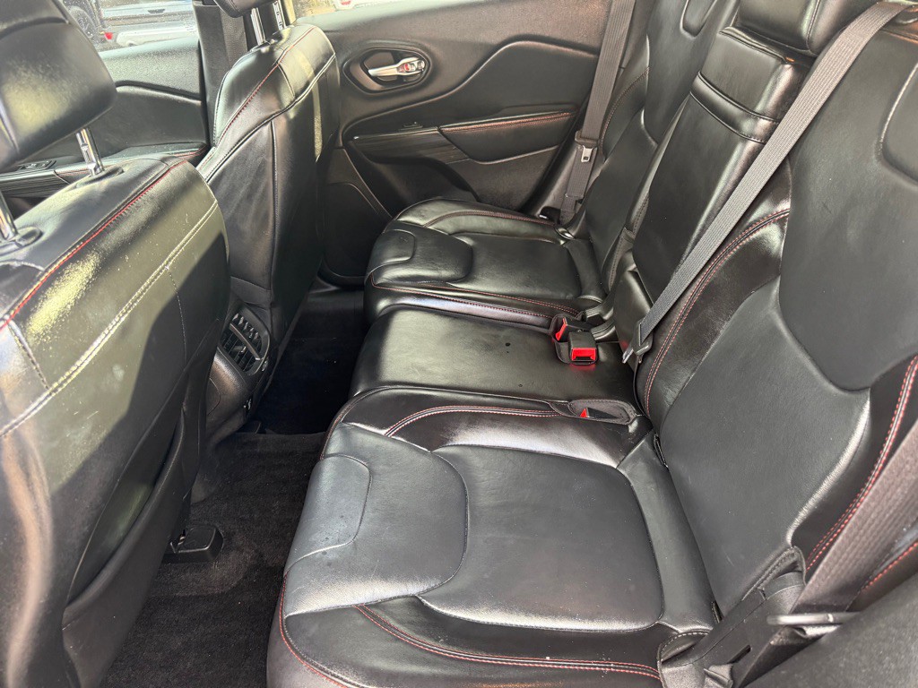 2015 Jeep Cherokee Image 38