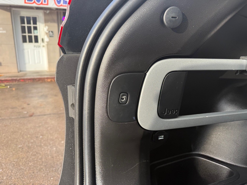 2015 Jeep Cherokee Image 46