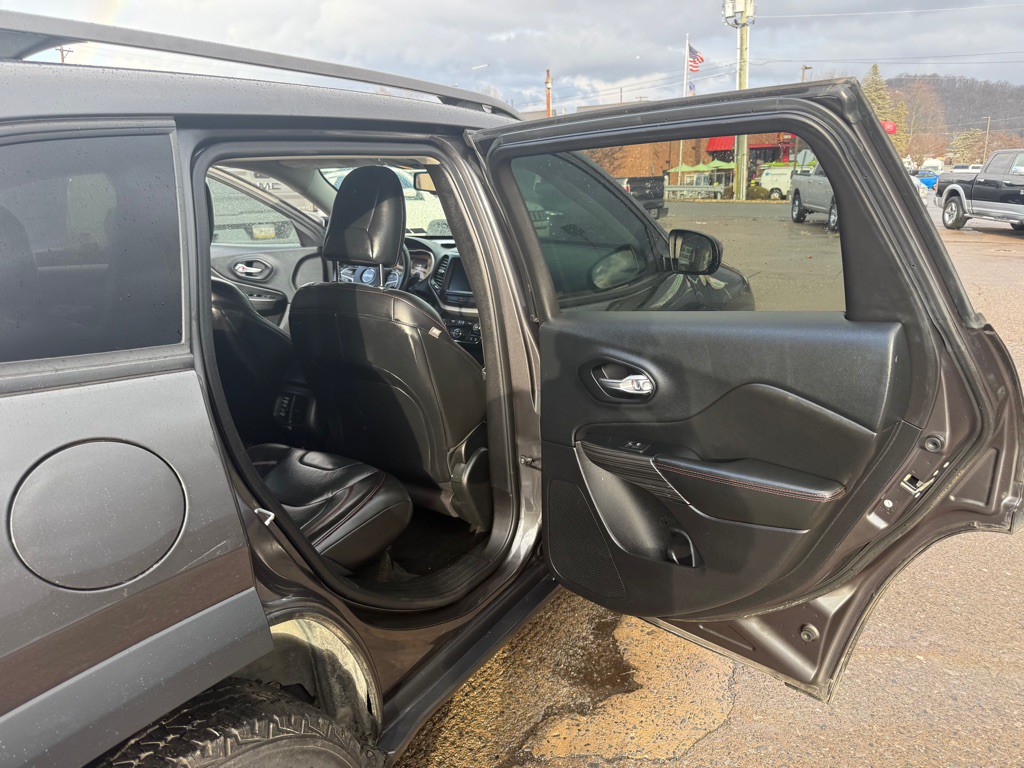 2015 Jeep Cherokee Image 47