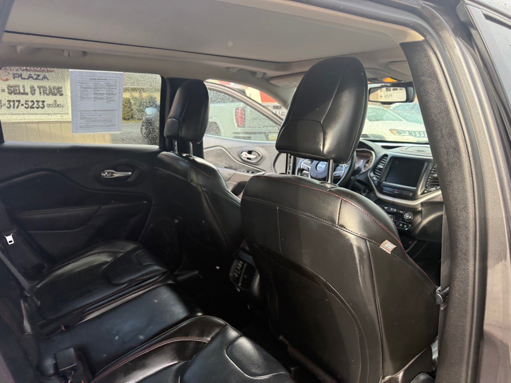 2015 Jeep Cherokee Image 48